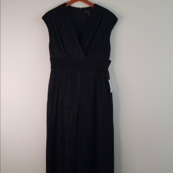 Black Shimmer V-neck Cap Sleeve Jumpsuit. - Picture 4 of 5